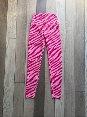Wilo the label women’s XS Pink Zebra Print Leggings - High Waist